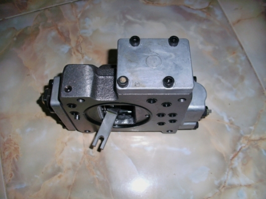 KOBELCO SK200-3 part no: 2436U1467F1 Regulator