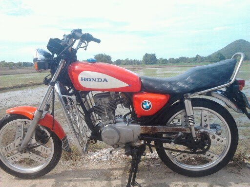 ขาย HONDA  CG 125 ทะเบียนพร้อมโอน ภาษีเต็ม 2556 เครื่องสะอาดเดิมไม่ได้ขัดทำสีเจ้าของรักษาดีมากสภาพ 98 \%   ได้ครับ