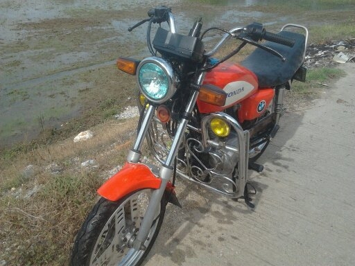 ขาย HONDA CG 125 ทะเบียนพร้อมโอน ภาษีเต็ม 2556 เครื่องสะอาดเดิมไม่ได้ขัดทำสีเจ้าของรักษาดีมากสภาพ 98 \% ได้ครับ ขาย HONDA CG 125 ทะเบียนพร้อมโอน ภาษีเต็ม 2556 เครื่องสะอาดเดิมไม่ได้ขัดทำสีเจ้าของรักษาดีมากสภาพ 98 \% ได้ครับ