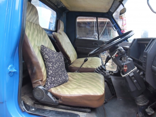 ขายรถ หกล้อ(ดูดส้วม) isuzu รุ่น NPR