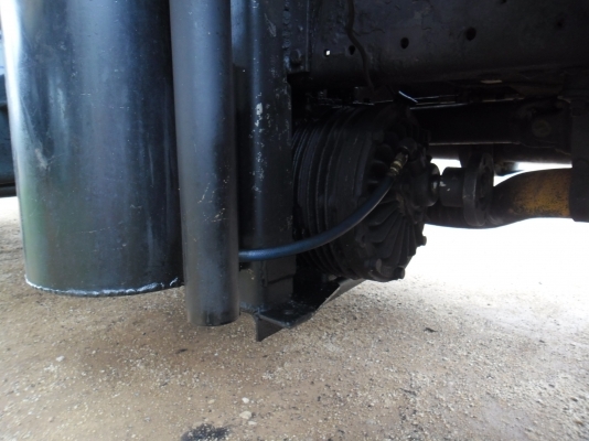 ขายรถ หกล้อ(ดูดส้วม) isuzu รุ่น NPR