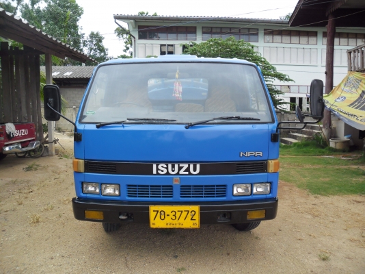 ขายรถ หกล้อ(ดูดส้วม) isuzu รุ่น NPR