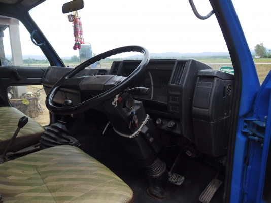 ขายรถ หกล้อ(ดูดส้วม) isuzu รุ่น NPR