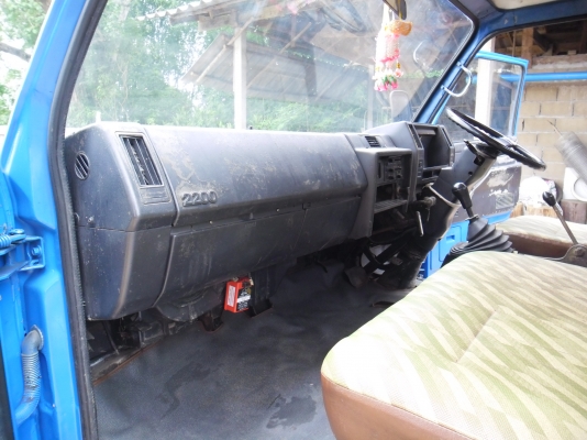 ขายรถ หกล้อ(ดูดส้วม) isuzu รุ่น NPR