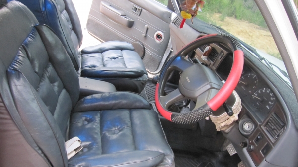 ขายไมตี้เอ็กรถบ้านเดิมๆสวยๆ  สภาพเหมือนพึ่งออกจากศูนย์เลยครับเครื่องเงียบกริบ แอร์ใหม่ล้างทั้งระบบคอมใหม่ตู้แอร์ใหม่เย็นจนหนาว กันชนหน้า+หลังใหม่+แม๊กลายเนอร์ใหม่ยางดอกเต็มพวงมาลัยพาเวอร์เครื่องเสียงใหม่จัดเต็มDVDชีดี+พาเวอแอมป์+กันสาดใหม่+กันแมลงใหม่+บัน