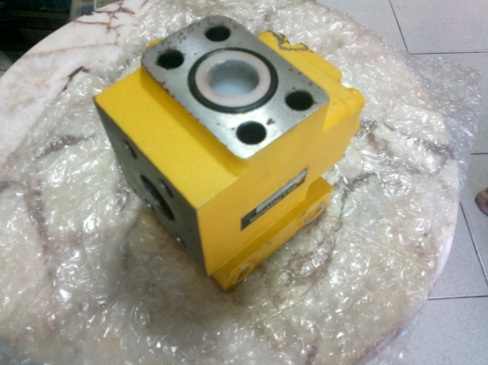 Spare part 723-40-70100 VALVE ASS'Y (Komatsu)
