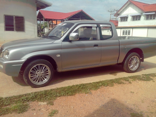 ขาย สตราด้า MEGA CAB ปี 2000