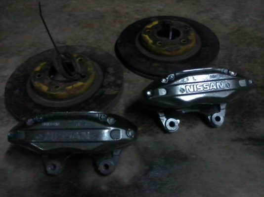 ขายเบรก skyline R33