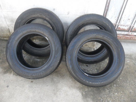 ยาง BRIDGESTONE 215/65R16 ปี10 สวยๆ 4 เส้น ราคา 2400 บาท