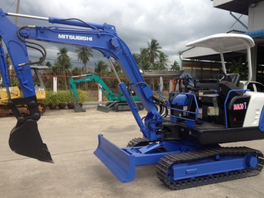รถขุด-ดัน MITSUBISHI MM30T มือสองญี่ปุ่นแท้ นำเข้าเอง ทำสีใหม่ พร้อมใช้งาน