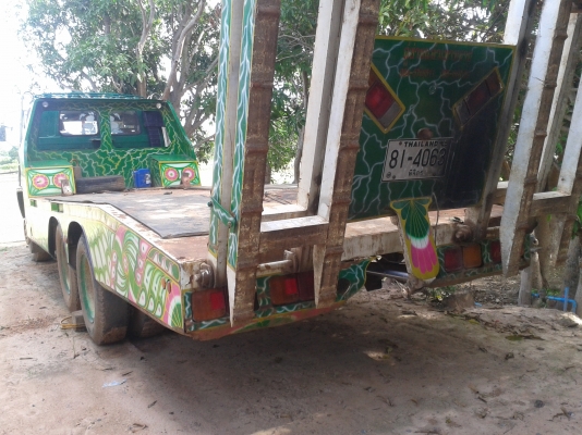 ขายสิบล้อบรรทุกรถเกี่ยวข้าว