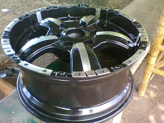 ขายล้อแม็ก 18x8 6 รู ครบชุด 4 วง ขายล้อแม็ก 18x8 6 รู ครบชุด 4 วง