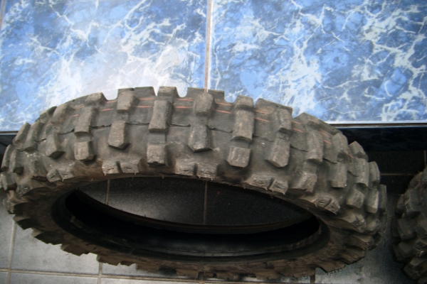 ขาย ยางวิบาก 80-100 /14  90-100/14 ใช้งานเดียวดอกเต็มราคาพร้อมส่ง