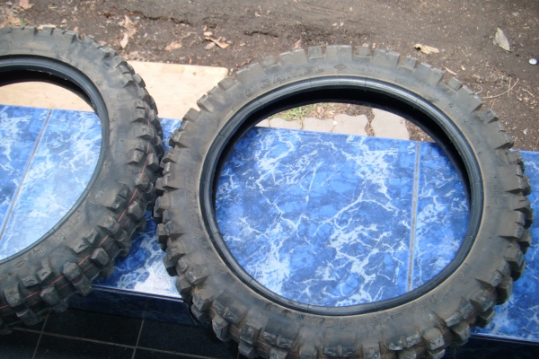 ขาย ยางวิบาก 80-100 /14  90-100/14 ใช้งานเดียวดอกเต็มราคาพร้อมส่ง