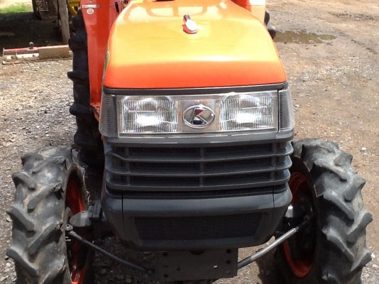 คูโบต้า 2808 4 wd ตัวเปล่าเช็คแล้วพร้อมใช้งาน