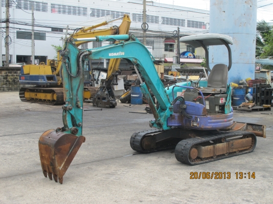 ขายรถขุด KOMATSU PC30FR เก่าจากญี่ปุ่นสภาพสวยพร้อมใช้งาน
