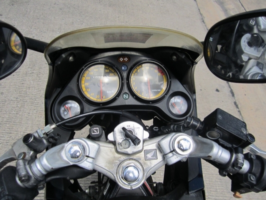 ยังไงก็ขาย CBR150ปี51ไมเหลืงเครื่องเดิมๆชุดโอนครบ ยังไงก็ขาย CBR150ปี51ไมเหลืงเครื่องเดิมๆชุดโอนครบ