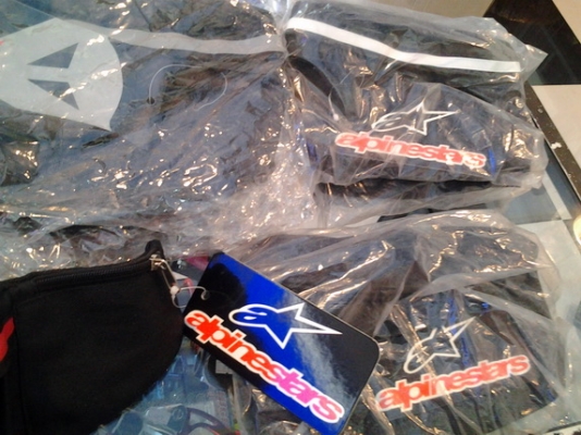 ขายกระเป๋าคาดเอวสวยๆคับ alpinestars 350บ.
