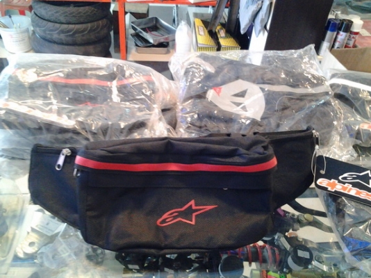 ขายกระเป๋าคาดเอวสวยๆคับ alpinestars 350บ.