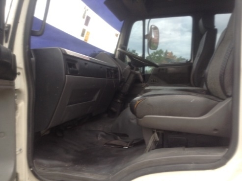 Hino 6 ล้อตู้ ใช้งานน้อยมาก 10 บาน เครื่อง 195 HP. ยาว 6 เมตร ปี48. FD3H สภาพสวยพร้อมใช้งาน ไม่มีเสากลาง 890,000