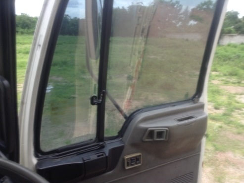 Hino 6 ล้อตู้ ใช้งานน้อยมาก 10 บาน เครื่อง 195 HP. ยาว 6 เมตร ปี48. FD3H สภาพสวยพร้อมใช้งาน ไม่มีเสากลาง 890,000