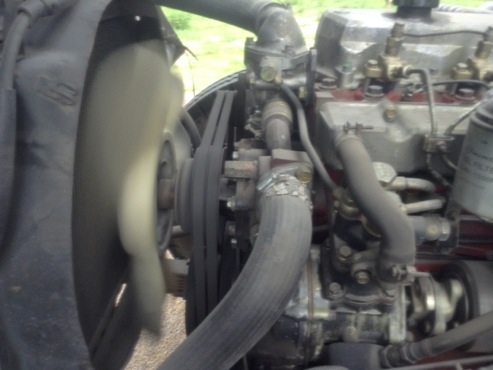 Hino 6 ล้อตู้ ใช้งานน้อยมาก 10 บาน เครื่อง 195 HP. ยาว 6 เมตร ปี48. FD3H สภาพสวยพร้อมใช้งาน ไม่มีเสากลาง 890,000