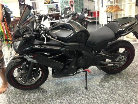 ลดกระหน่ำครับ!NINJA650fเหลือเพียง219.000เท่านั้นครับใครที่หากันอยู่ก็รีบๆหน่อยน้ะครับ:)