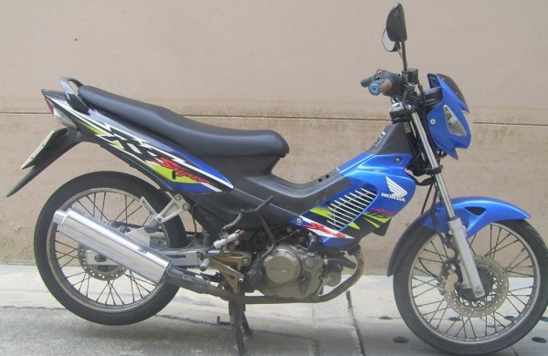 ขาย Honda Sonic125   สตาร์ทมือ จดทะเบียนปี 46 พรบ.หมด เม.ย.57