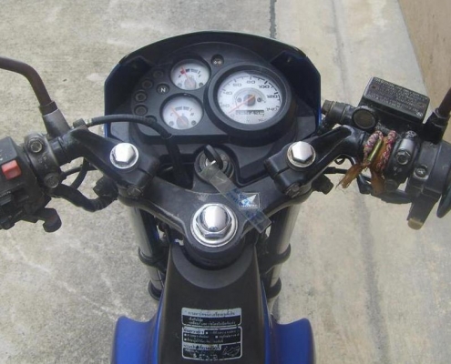 ขาย Honda Sonic125   สตาร์ทมือ จดทะเบียนปี 46 พรบ.หมด เม.ย.57