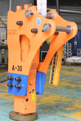 รถขุด KUBOTA ( คูโบต้า ) รุ่น KX91-3 ติดตั้ง หัวทุบ , หัวกระแทก , หัวเจาะ (ใหม่) ASADA รุ่น A-30