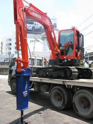 รถขุดรถขุด KUBOTA ( คูโบต้า ) KX161-3 ติดตั้ง หัวทุบ , หัวเจาะ , หัวกระแทก ใหม่ ASADA รุ่น A-60
