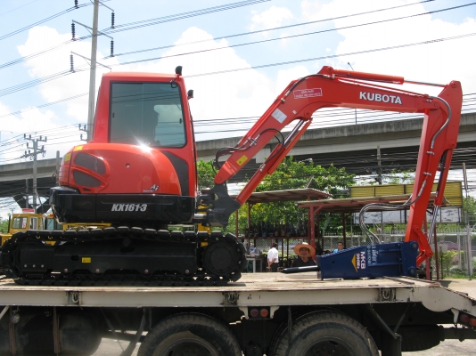 รถขุดรถขุด KUBOTA ( คูโบต้า ) KX161-3 ติดตั้ง หัวทุบ , หัวเจาะ , หัวกระแทก ใหม่ ASADA รุ่น A-60