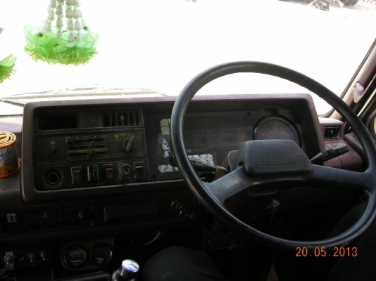 ขายรถหัวพ่วง กระบะเหล็กคอกสูง รุ่น cw430 ปี38 275แรงม้า ราคา710,000 สนใจติดต่อคุณสมเกียรติ Tel. 081-641-5211