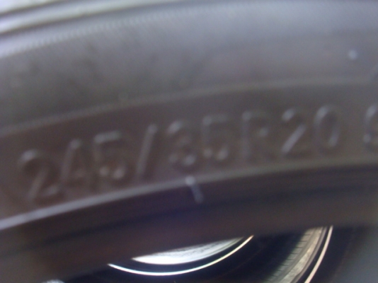 ขายยาง Toyo 245/35/20 ปี 12