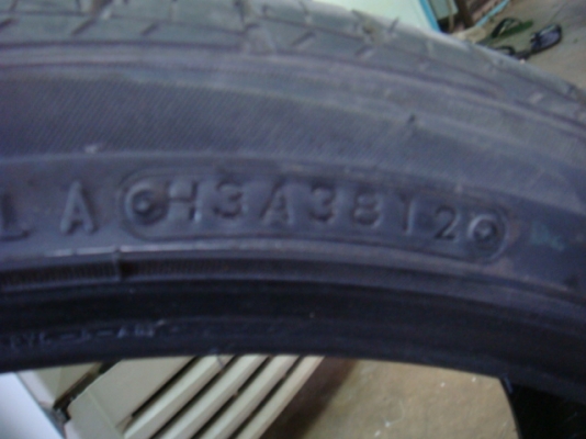 ขายยาง Toyo 245/35/20 ปี 12