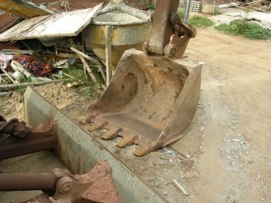 ขายรถแม็คโฮราคาถูก SUMITOMO รุ่น S160F-2 ราคา 240,000 บาท ติดต่อคุณสมเกียรติ 081-641-5211