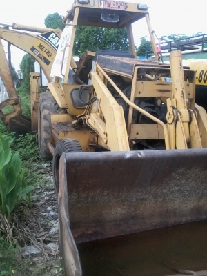 ขายรถตักหน้าขุดหลังยี่ห้อ CAT 428B 7EJ024607 ขายตามสภาพ หม้อน้ำไม่มี สลักบางตัวไม่มี เครื่องใช้งานได้ครับ เอกสารเล่มทะเบียนพร้อมโอนครับ