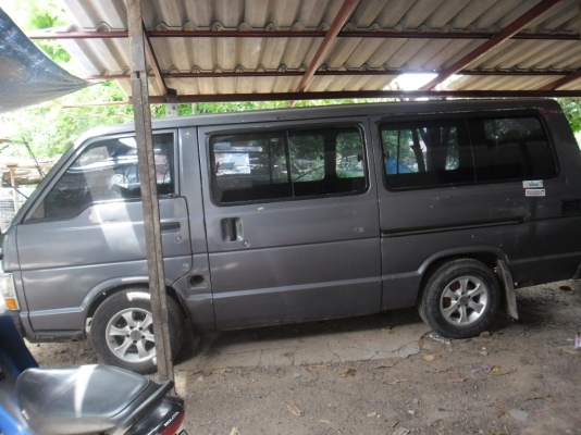 รถตู้มาแล้วครับรถส่งนักเรียน เครือง2400TOYOTA เครื่องดีภายในสวยทะเีบยนขาดปี่ 2557