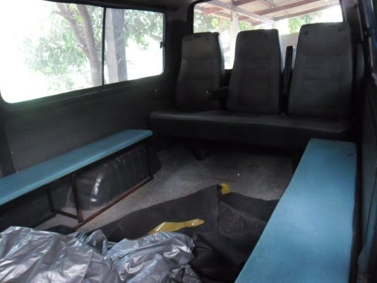 รถตู้มาแล้วครับรถส่งนักเรียน เครือง2400TOYOTA เครื่องดีภายในสวยทะเีบยนขาดปี่ 2557