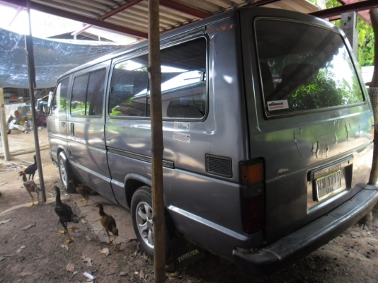 รถตู้มาแล้วครับรถส่งนักเรียน เครือง2400TOYOTA เครื่องดีภายในสวยทะเีบยนขาดปี่ 2557