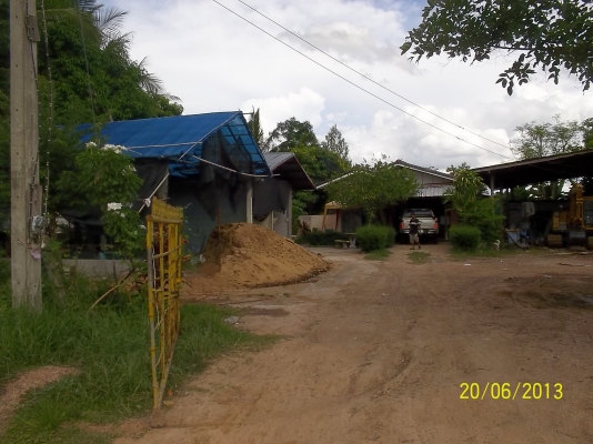 ขอโทษทีครับขายที่ดินที่ทำเลดี ติดถนนใหญ่  หน้าทาง  33เเตร สายโชคชัย-เดชอุดม