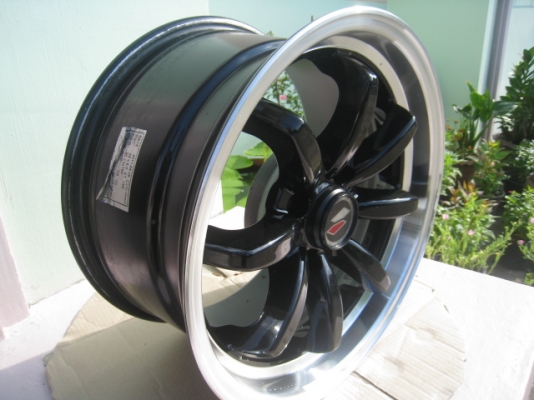 ขายล้อแม็ก Lenso PD9 15"x8" et 25 4รู 100 ล้อปัดเงามาใหม่สีเดิมครับ ไม่มีคด ไม่มีดุ้ง (081-3747940)