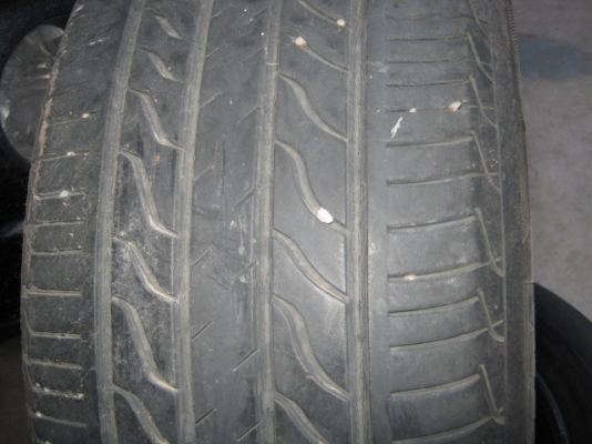 ขายยางรถเก๋งขอบ 16 สภาพสวย ล่อง ยางเต็ม โทร 089-6291500 เพียง 3000บาท ขายยางรถเก๋งขอบ 16 สภาพสวย ล่อง ยางเต็ม โทร 089-6291500 เพียง 3000บาท