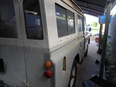 ยอมขาดทุน ขายรถแลนโรเวอร์  มีเล่มทะเบียนซีรี่3 สนใจมาลากเอาเลย