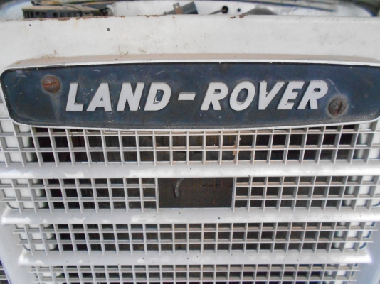 ยอมขาดทุน ขายรถแลนโรเวอร์  มีเล่มทะเบียนซีรี่3 สนใจมาลากเอาเลย