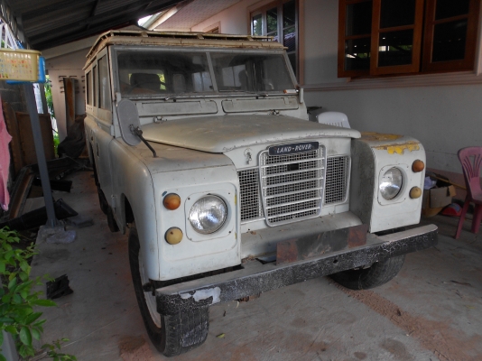 ยอมขาดทุน ขายรถแลนโรเวอร์  มีเล่มทะเบียนซีรี่3 สนใจมาลากเอาเลย