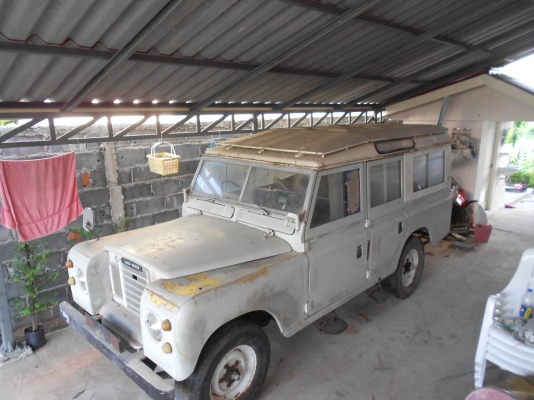 ยอมขาดทุน ขายรถแลนโรเวอร์  มีเล่มทะเบียนซีรี่3 สนใจมาลากเอาเลย