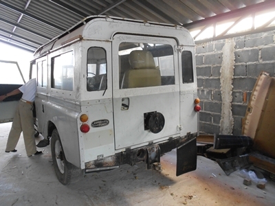 ยอมขาดทุน ขายรถแลนโรเวอร์  มีเล่มทะเบียนซีรี่3 สนใจมาลากเอาเลย