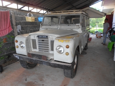 ยอมขาดทุน ขายรถแลนโรเวอร์  มีเล่มทะเบียนซีรี่3 สนใจมาลากเอาเลย