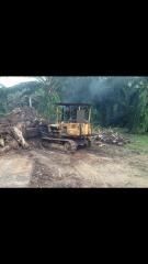 ขายรถแทรคเตอร์KOMATSU D20P-5ใบมีดหน้าสไล้รอบทิศทางรถพร้อมใช้สนใจโทร081-9701072